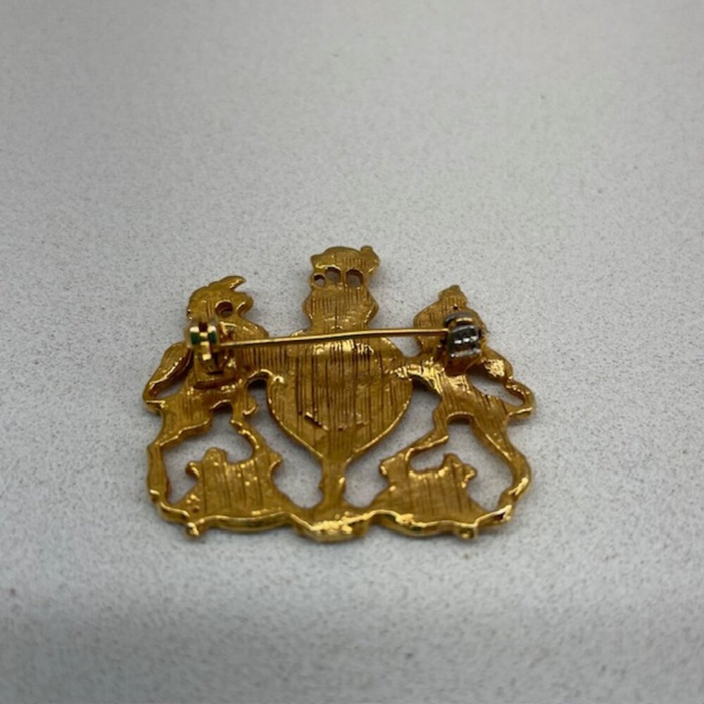 Vintage Shield/Crest Gold Tone Brooch Pin - Picture 2 of 4